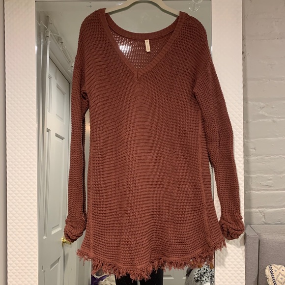 Hope’s burgundy flowy sweater - Picture 2 of 9